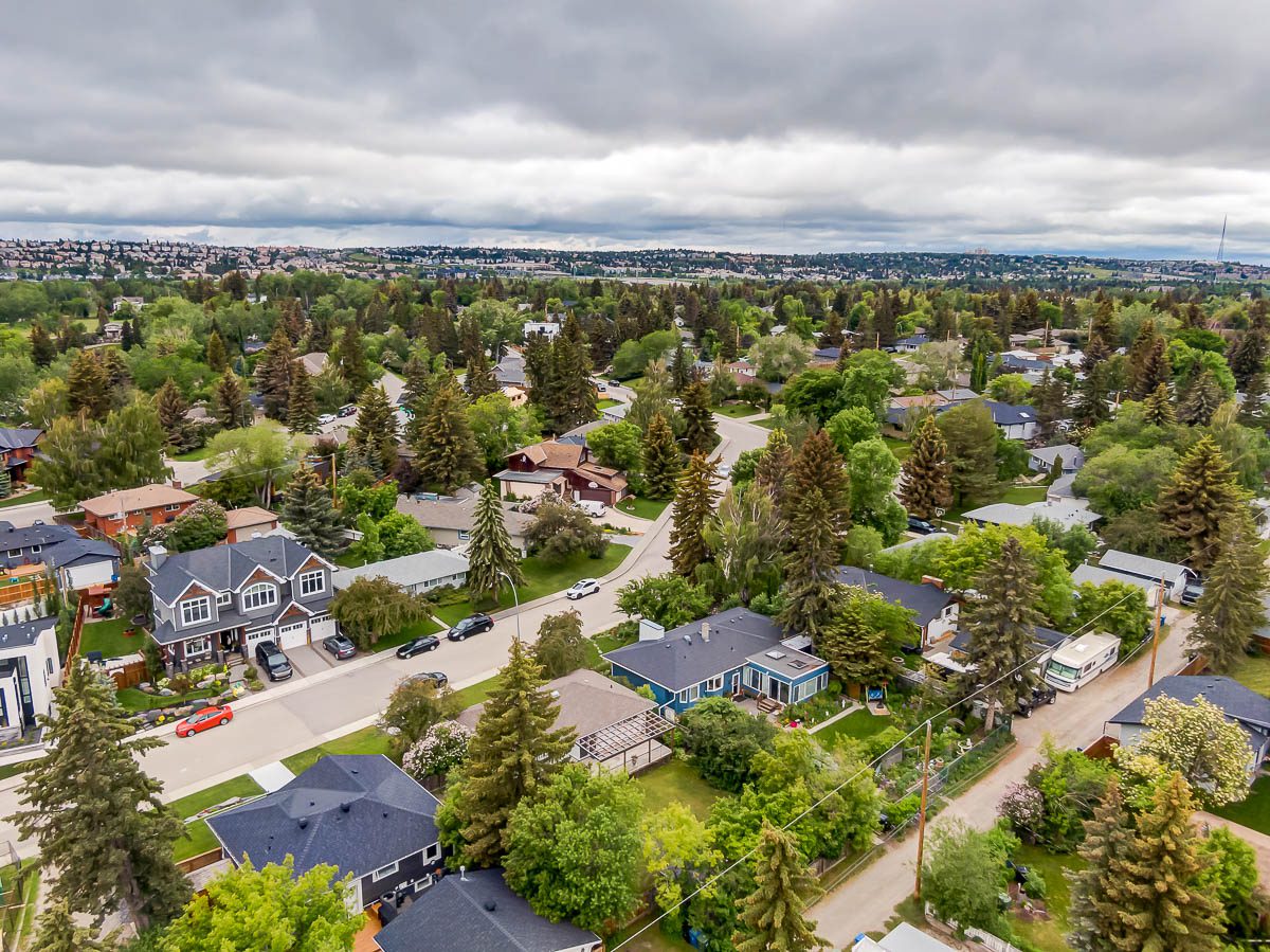 Your Ultimate Guide For Relocating To Calgary, Alberta. Research Neighbourhoods. Picture overlooking Calgary Neighbourhood.