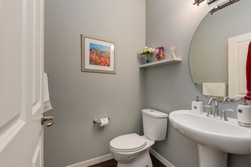 218 cranarch close SE bathroom